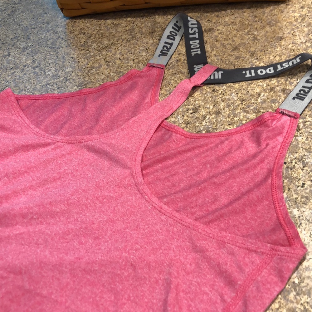🔥Flash Sale🔥 Nike Dri Fit active Pink Sleeveless Tank Top Small - Picture 11 of 17